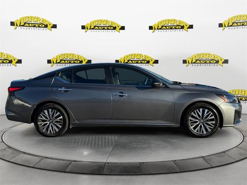 Used 2024 Nissan Altima 2.5 SV image 6