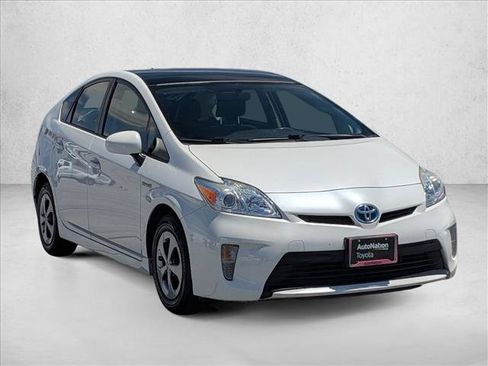 Used 2014 Toyota Prius Three w/ Solar Roof Package FWD image 3
