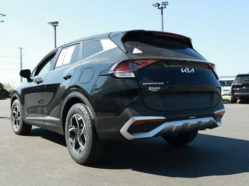 Used 2024 Kia Sportage LX image 8