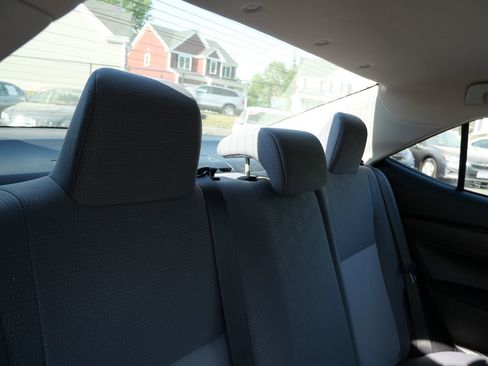 Used 2017 Toyota Corolla L w/ Carpet Mat Package (TMS) FWD image 31