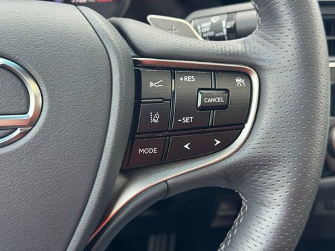 Certified 2025 Lexus ES 350 F Sport image 32