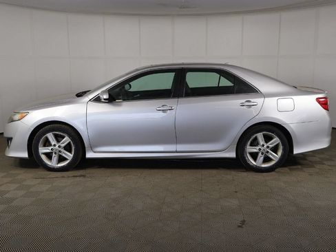 Used 2013 Toyota Camry SE w/ Leather Pkg FWD image 12