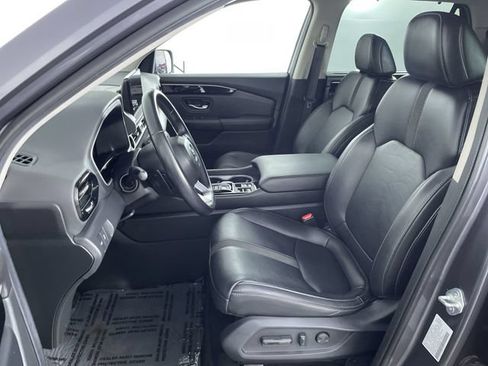 Used 2024 Honda Pilot Touring image 18
