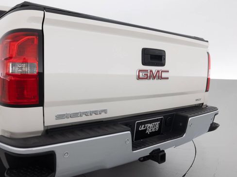 Used 2014 GMC Sierra 1500 SLT w/ SLT Crew Cab Value Package AWD/4WD image 17
