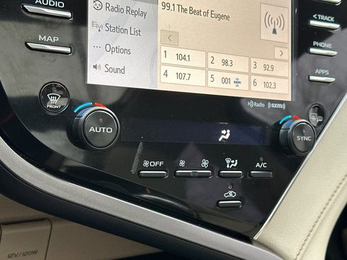 Used 2018 Toyota Camry XLE w/ Driver Assist Package image 20