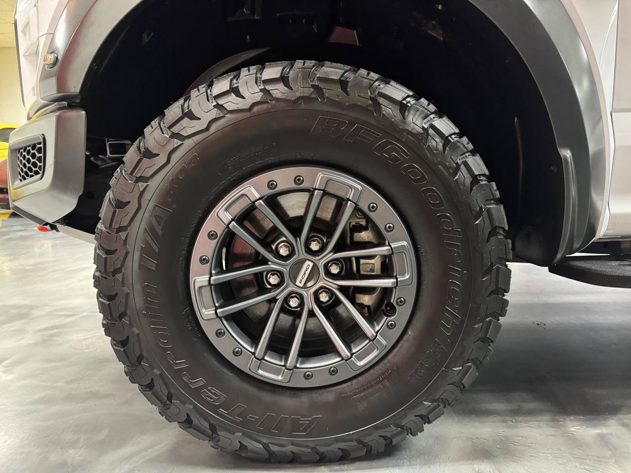 Used 2017 Ford F150 Raptor w/ Equipment Group 802A Luxury AWD/4WD image 23