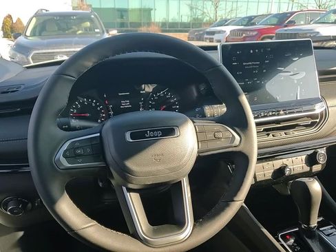 New 2026 Jeep Compass Latitude image 21