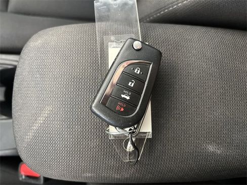 Used 2023 Toyota Corolla LE image 28