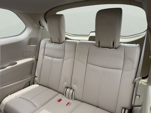 Used 2015 Nissan Pathfinder Platinum AWD/4WD image 12