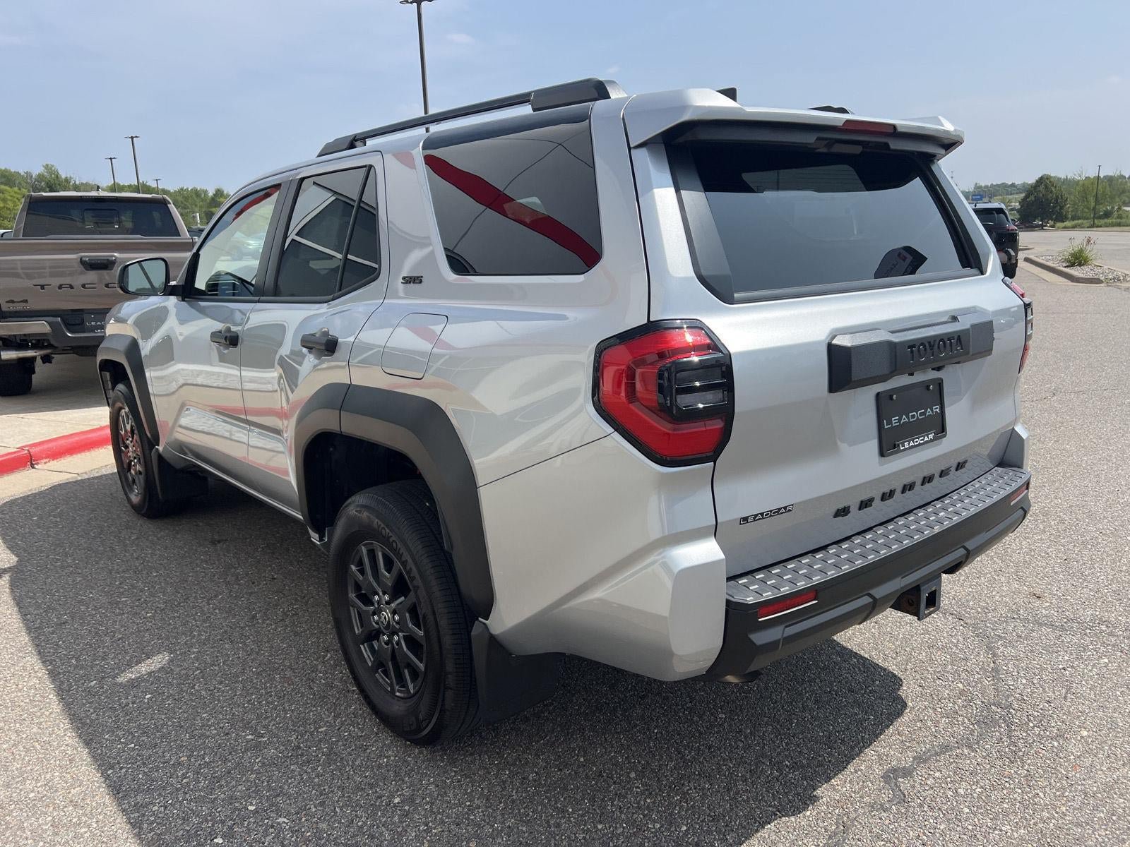 Used 2025 Toyota 4Runner SR5 AWD/4WD image 6