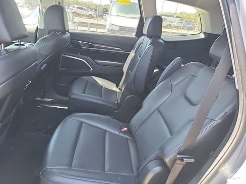 Used 2025 Kia Telluride S image 6