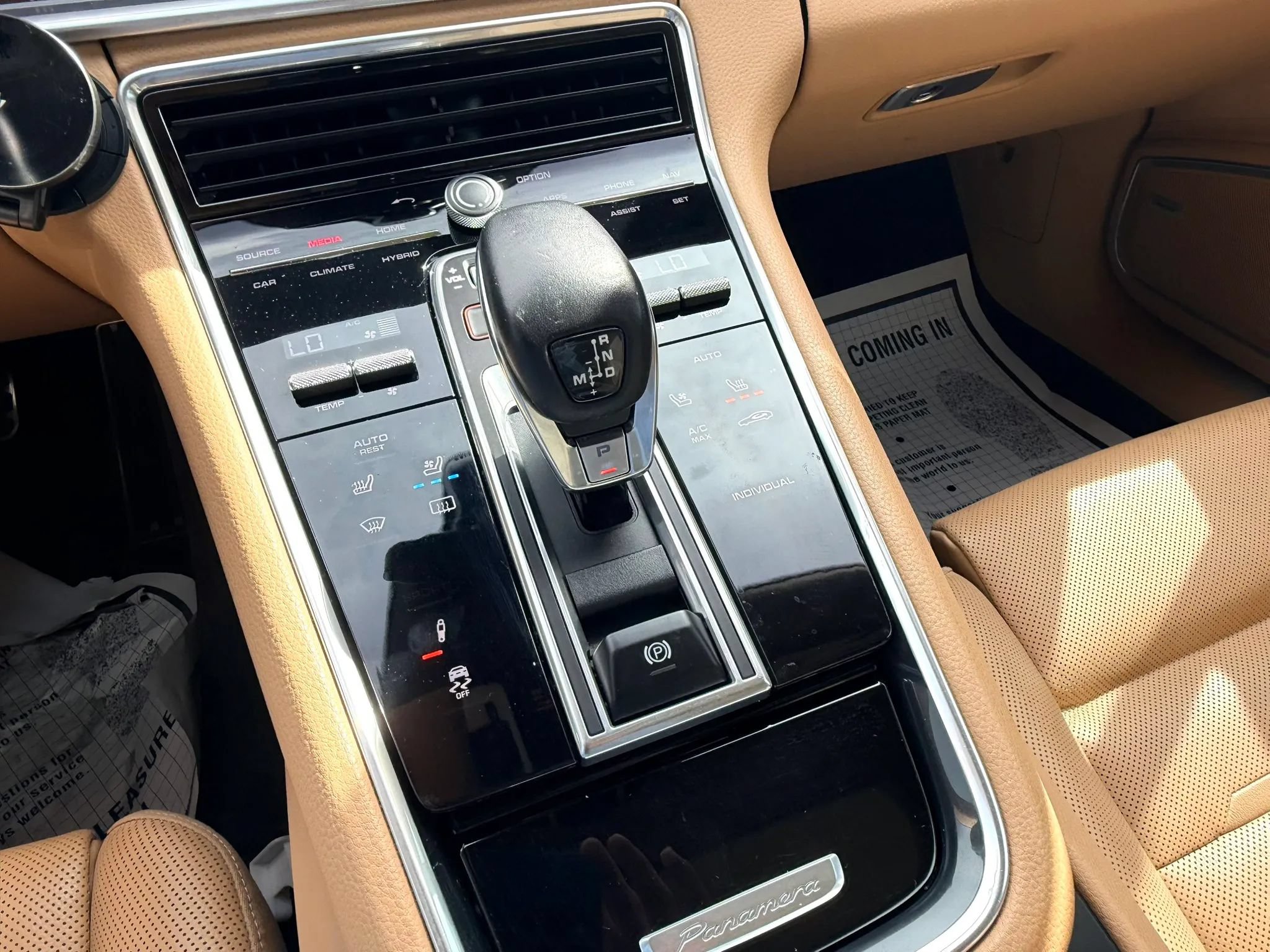 Used 2018 Porsche Panamera 4 AWD/4WD image 22