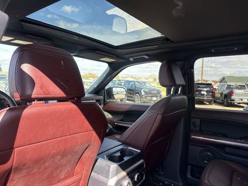 Used 2022 Ford Expedition Limited AWD/4WD image 34