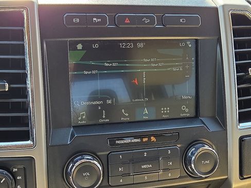 Used 2018 Ford F250 Lariat w/ Lariat Ultimate Package AWD/4WD image 26