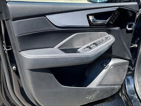 Used 2023 Acura MDX SH-AWD w/ Technology Package image 23