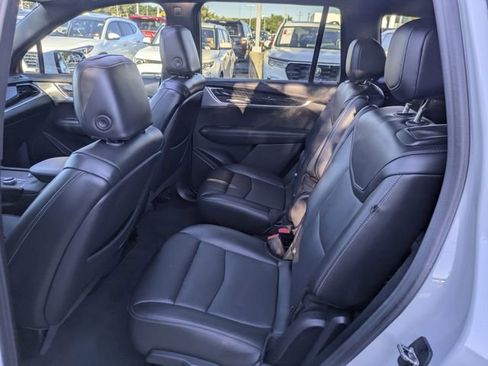 Used 2023 Cadillac XT6 Premium Luxury w/ Technology Package image 26
