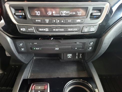 Used 2018 Honda Pilot Elite image 8