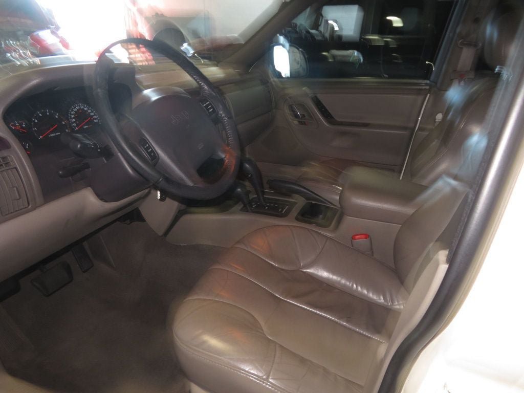 Used 2000 Jeep Grand Cherokee Laredo AWD/4WD image 19