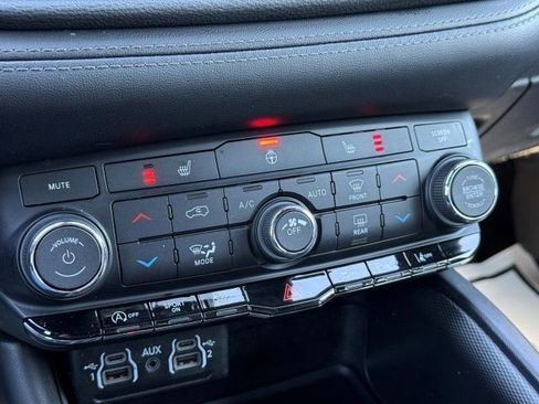 Used 2022 Dodge Durango GT image 32