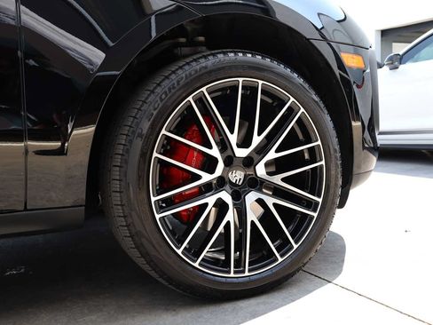 Used 2025 Porsche Macan S AWD/4WD image 59