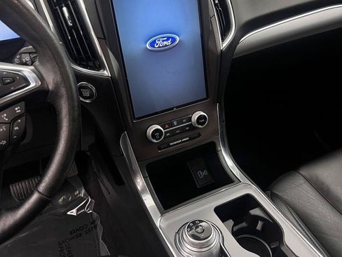 Used 2021 Ford Edge Titanium AWD/4WD image 5