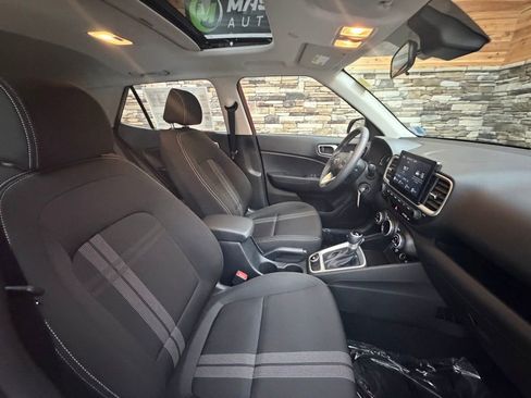 Certified 2023 Hyundai Venue SEL image 15