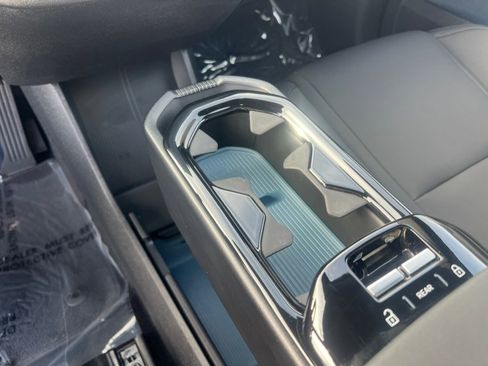 Used 2025 Volvo EX30 Ultra image 25