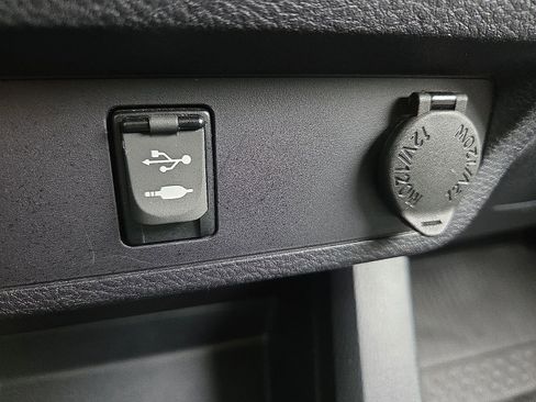 Used 2017 Toyota Tacoma 4x4 Double Cab image 22