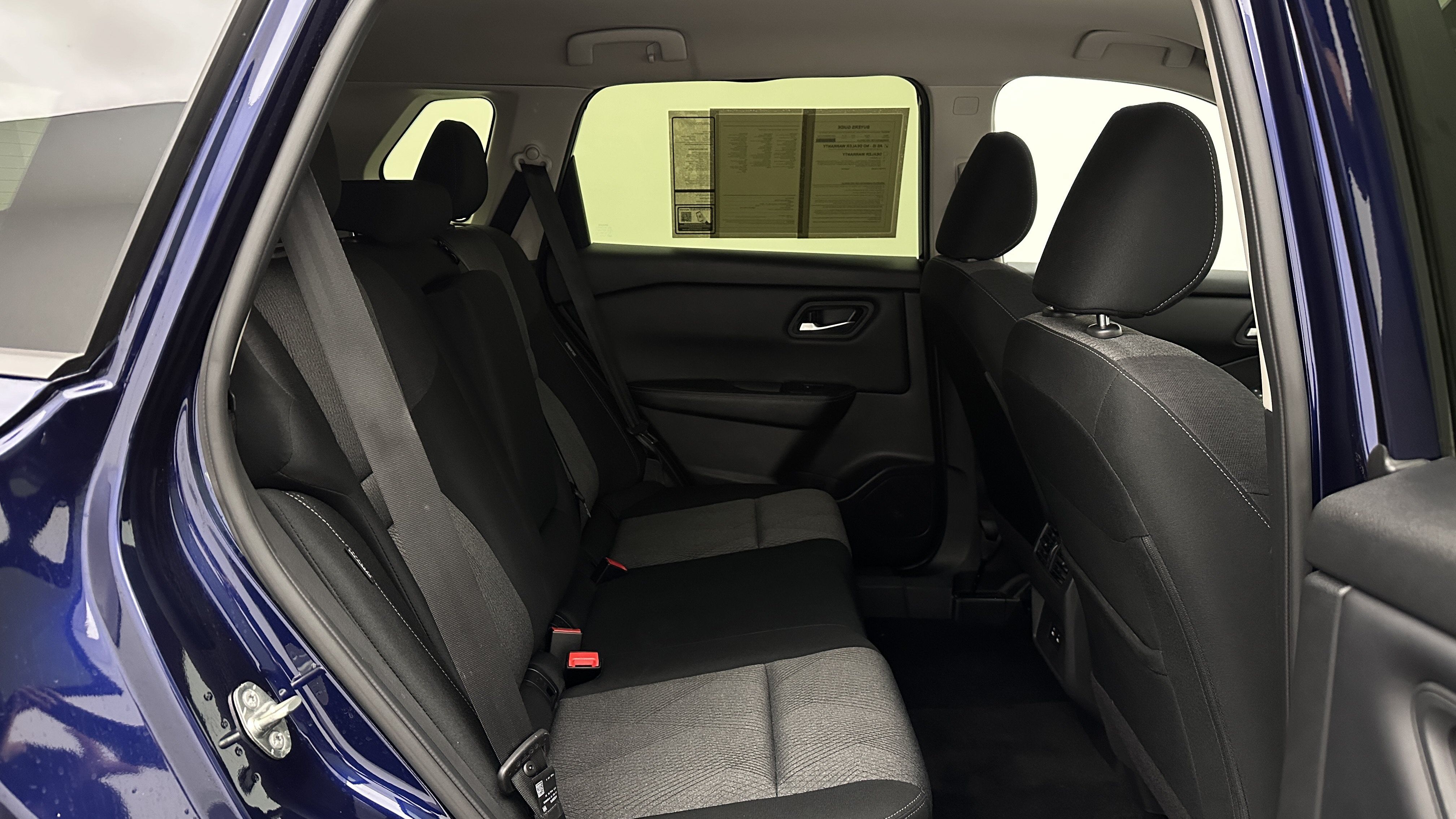 Used 2025 Nissan Rogue SV AWD/4WD image 33