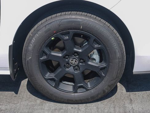 New 2026 Toyota Sienna XLE Woodland Edition AWD/4WD image 11