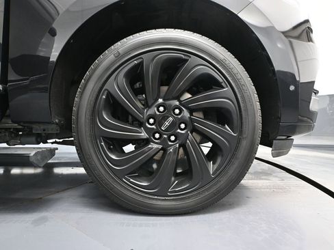 Used 2024 Lincoln Navigator Reserve image 14