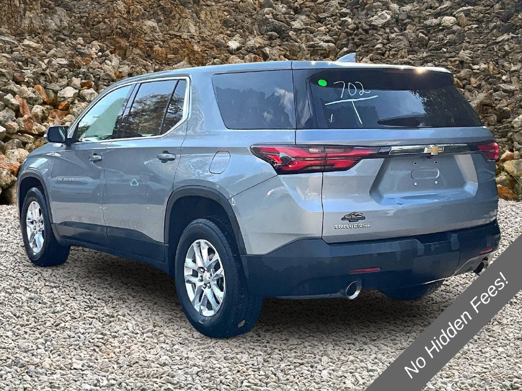Used 2023 Chevrolet Traverse LS w/ Safety Package FWD image 9