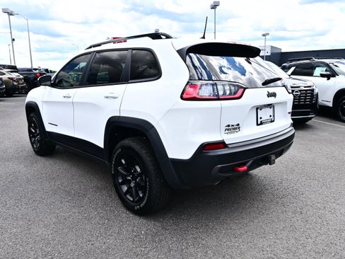 Used 2022 Jeep Cherokee Trailhawk w/ Sun, Sound & Nav Group AWD/4WD image 6