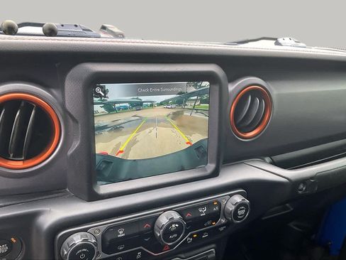 Used 2021 Jeep Gladiator Mojave AWD/4WD image 26
