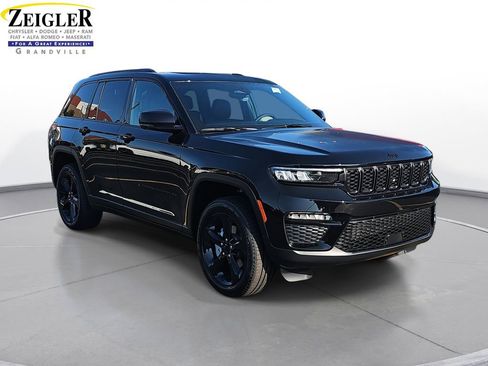 New 2025 Jeep Grand Cherokee Limited w/ Black Appearance Package image 3