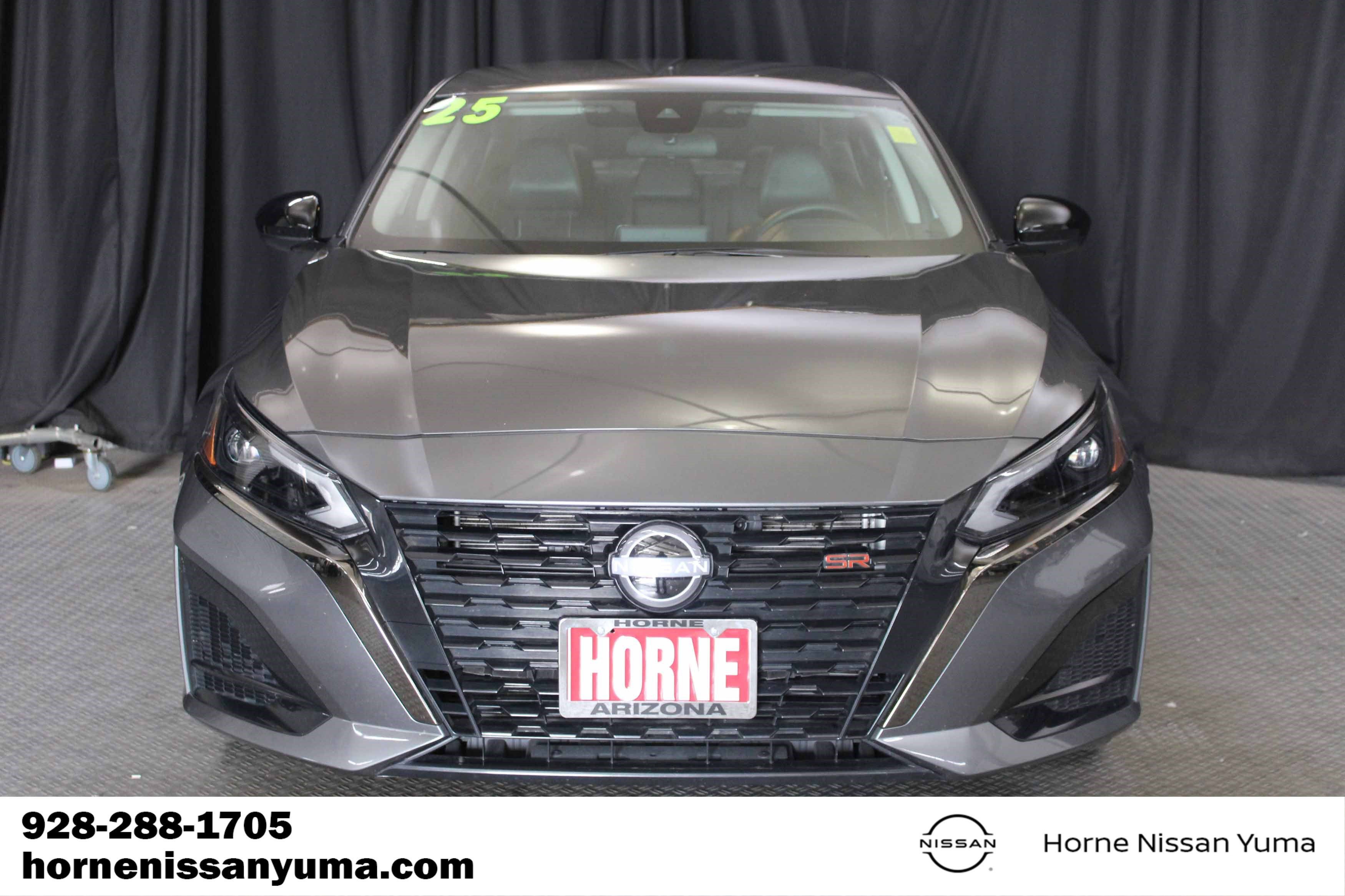 Used 2025 Nissan Altima 2.5 SR AWD/4WD image 2