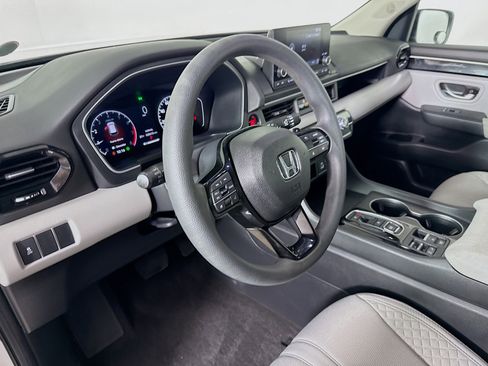 Certified 2024 Honda Pilot LX image 8