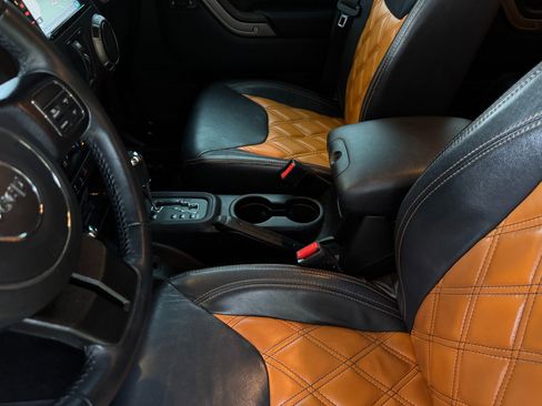 Used 2018 Jeep Wrangler Unlimited Sport S image 12