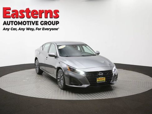 Used 2023 Nissan Altima 2.5 SV AWD/4WD image 50