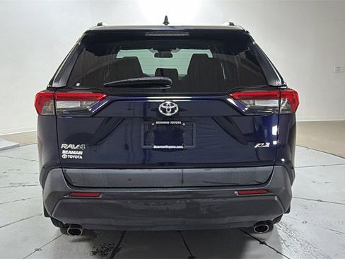 Used 2019 Toyota RAV4 XLE w/ Convenience Package image 4