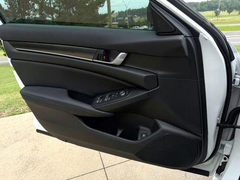 Used 2022 Honda Accord Sport image 24