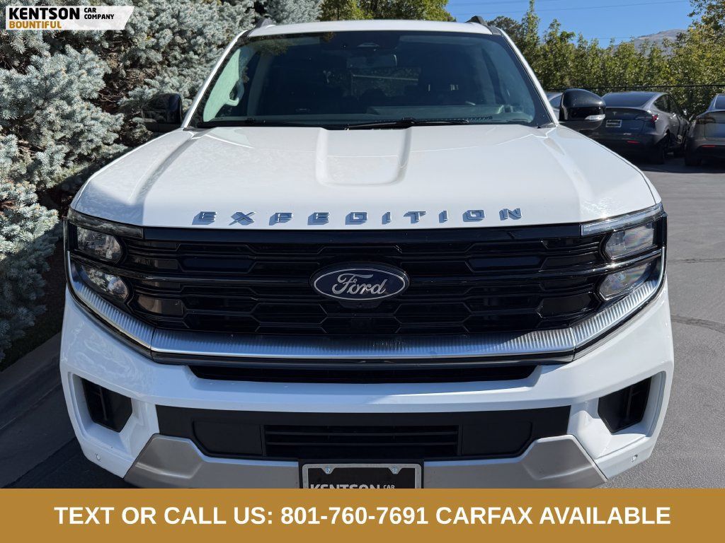 Used 2025 Ford Expedition Max Platinum AWD/4WD image 2