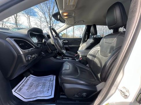 Used 2020 Jeep Cherokee Limited image 23