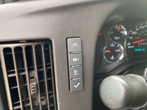 Used 2022 Chevrolet Express 2500 w/ Driver Convenience Package image 16