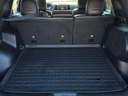 Used 2020 Jeep Cherokee Limited image 25