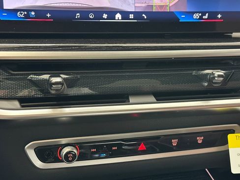 New 2026 BMW X7 xDrive40i w/ M Sport Package AWD/4WD image 19