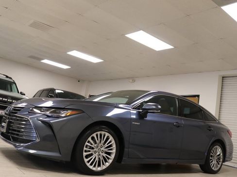 Used 2021 Toyota Avalon Limited w/ Advanced Safety Package FWD image 10