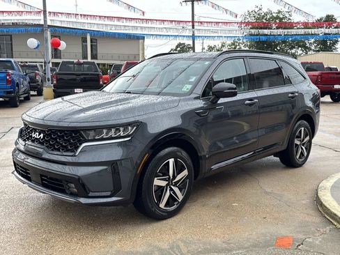 Used 2023 Kia Sorento EX w/ Panoramic Sunroof Package FWD image 3