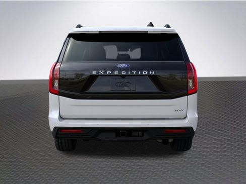 New 2027 Ford Expedition Max Active RWD image 7