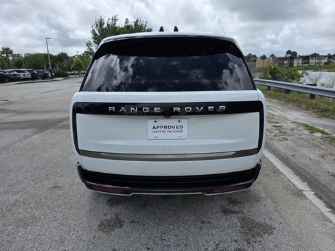 Used 2024 Land Rover Range Rover SE image 6